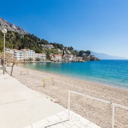 Jolara With Heated Pool Apartment *