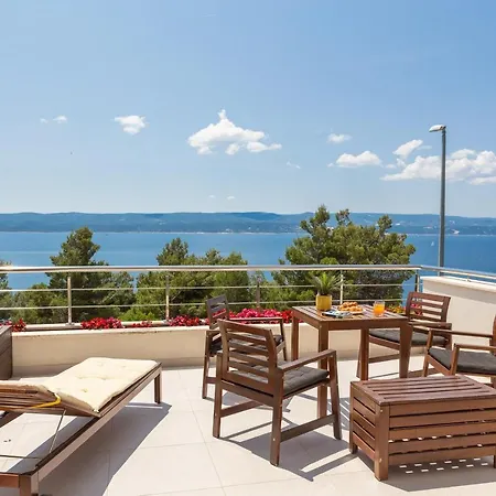 Jolara With Heated Pool Apartment *