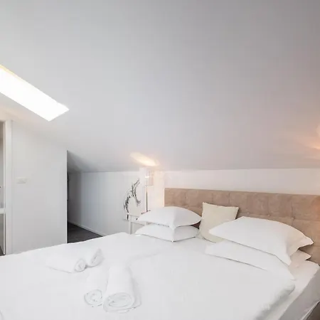 Jolara With Heated Pool