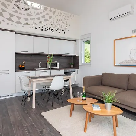 Apartment Jolara With Heated Pool Mimice