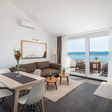 Jolara With Heated Pool Apartment Mimice